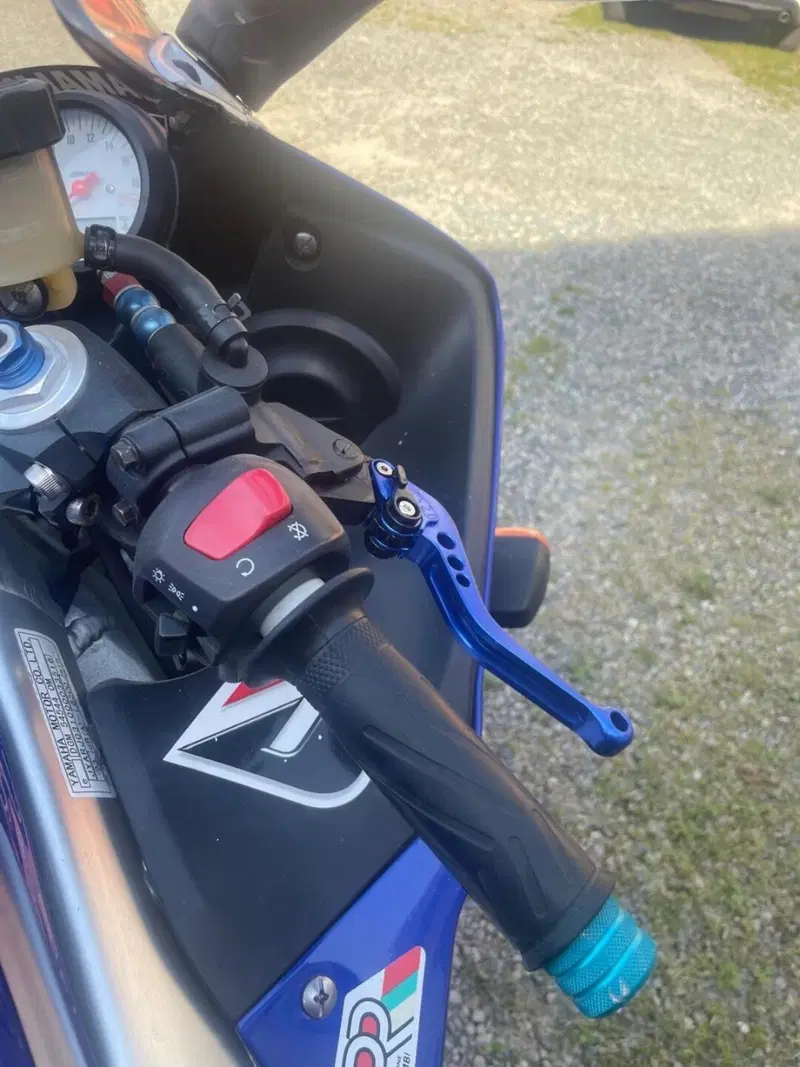 Yamaha YZF R6 (1999 - 00) (11)