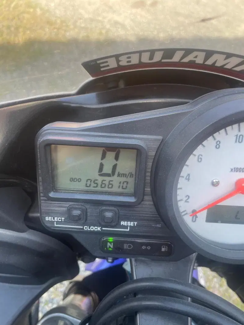 Yamaha YZF R6 (1999 - 00) (13)
