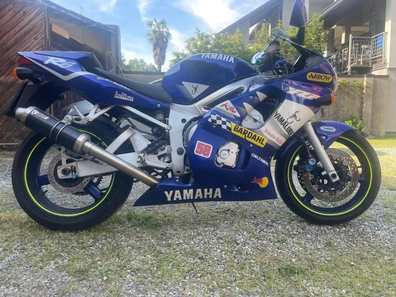 Yamaha YZF R6 (1999 - 00) (14)