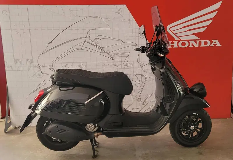 Vespa Sei Giorni 300 Hpe (2021 - 22) (4)