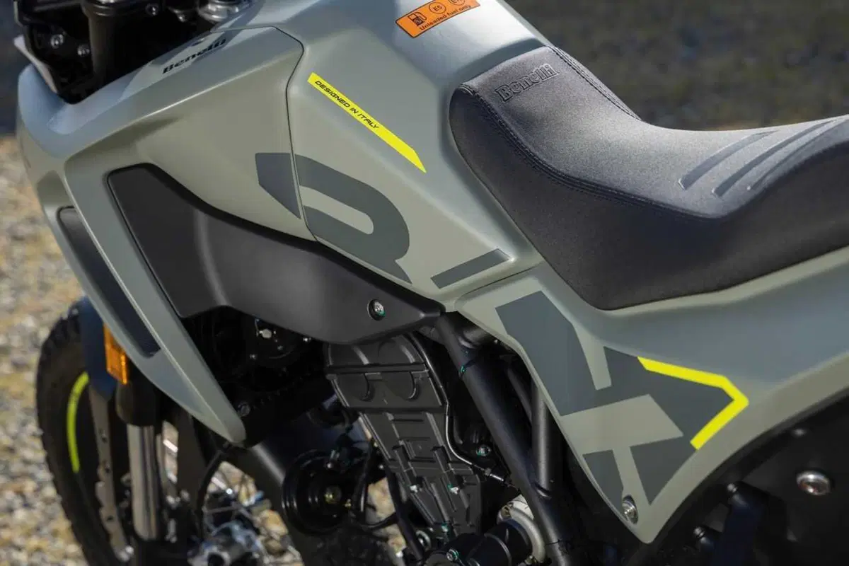 Benelli BKX 300 e BKX 300 S: arriva il monocilindrico da 292 cc che aspettavamo (3)