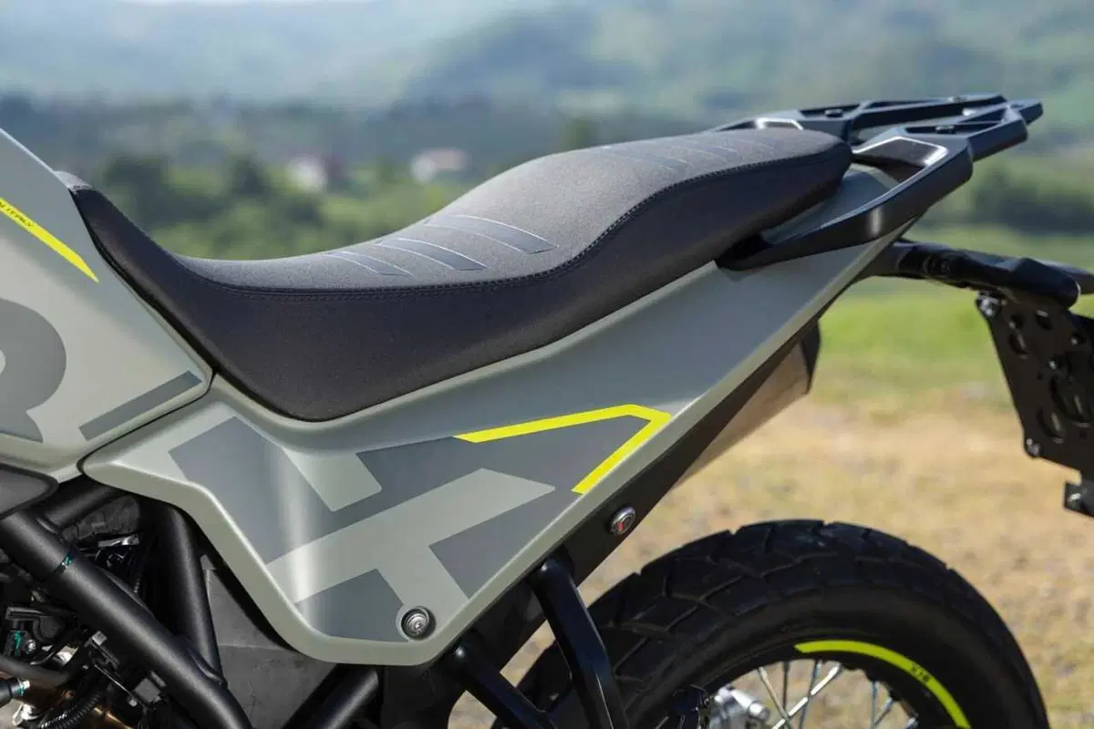 Benelli BKX 300 e BKX 300 S: arriva il monocilindrico da 292 cc che aspettavamo (6)