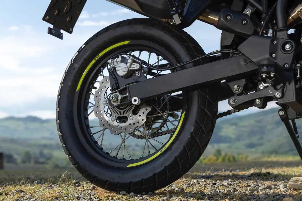 Benelli BKX 300 e BKX 300 S: arriva il monocilindrico da 292 cc che aspettavamo (13)