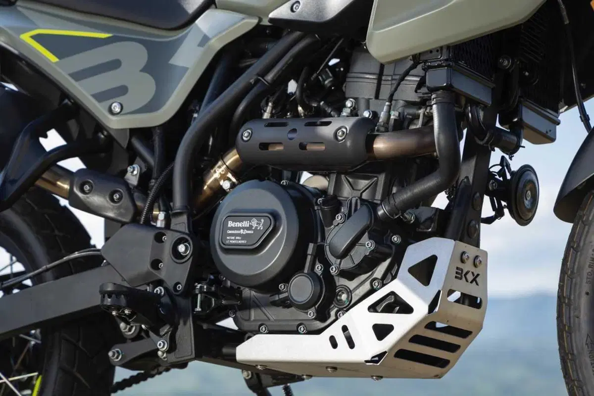 Benelli BKX 300 e BKX 300 S: arriva il monocilindrico da 292 cc che aspettavamo (17)