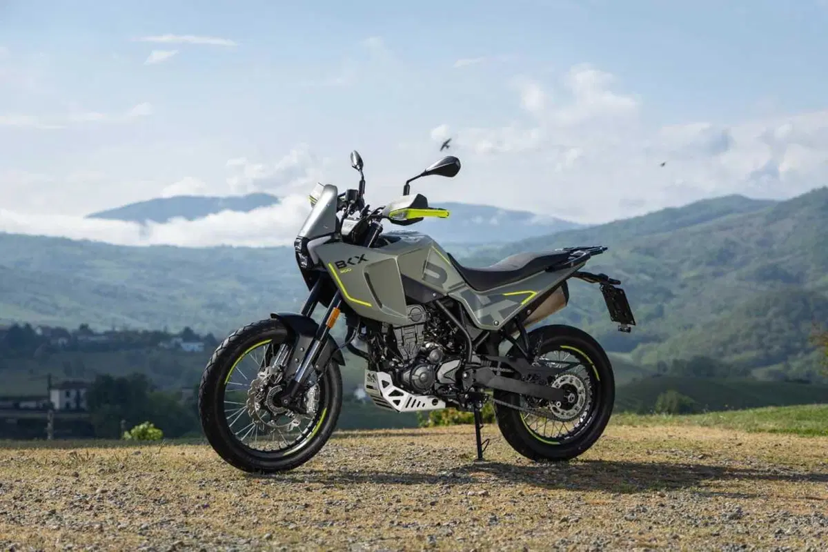 Benelli BKX 300 e BKX 300 S: arriva il monocilindrico da 292 cc che aspettavamo (21)