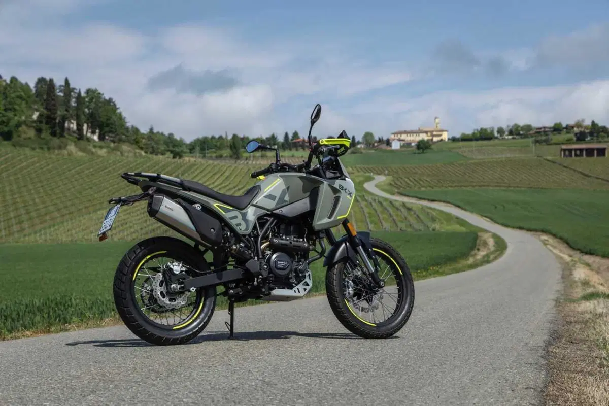 Benelli BKX 300 e BKX 300 S: arriva il monocilindrico da 292 cc che aspettavamo (22)