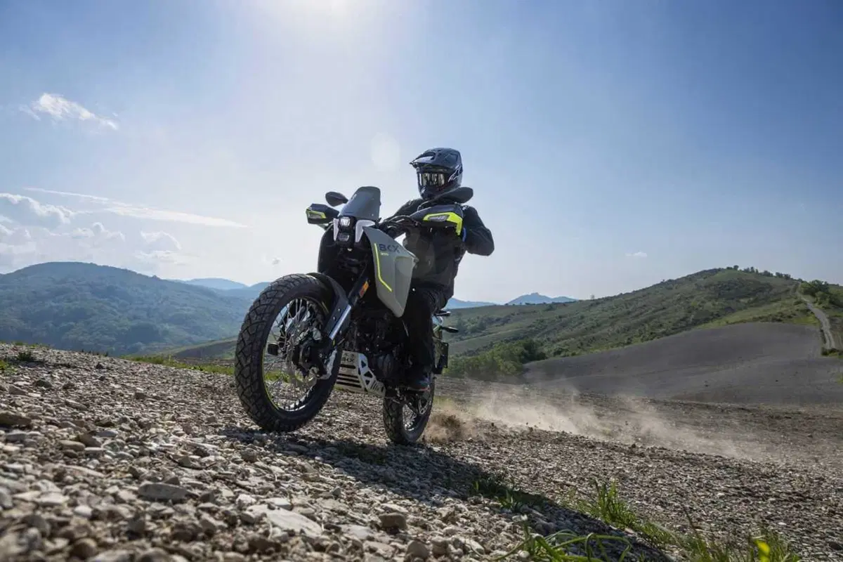 Benelli BKX 300 e BKX 300 S: arriva il monocilindrico da 292 cc che aspettavamo (30)