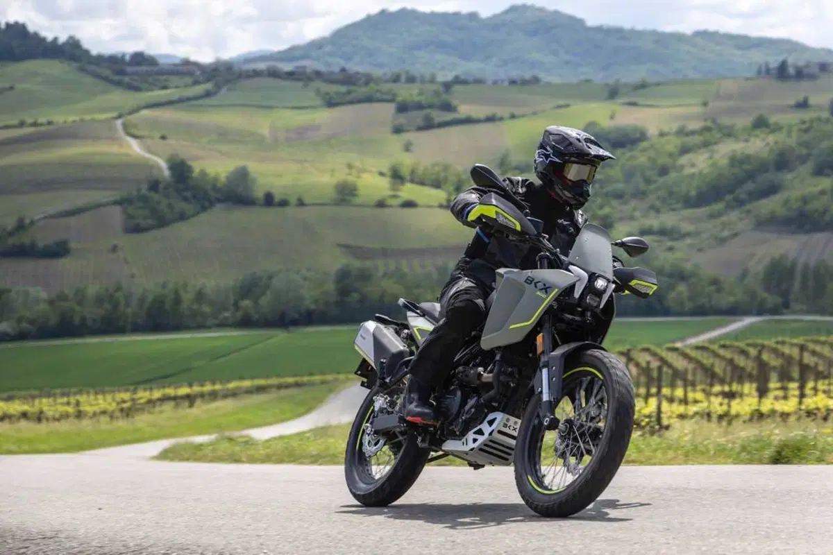 Benelli BKX 300 e BKX 300 S: arriva il monocilindrico da 292 cc che aspettavamo (27)