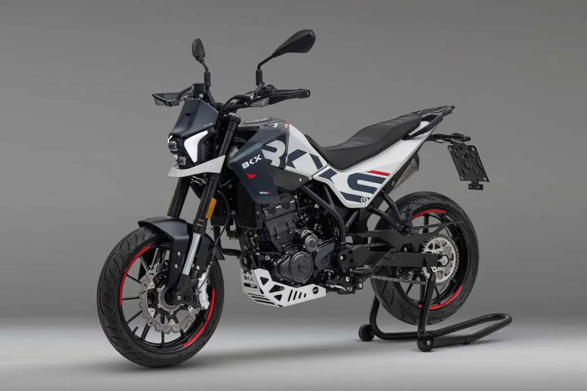 Benelli BKX 300 e BKX 300 S: arriva il monocilindrico da 292 cc che aspettavamo