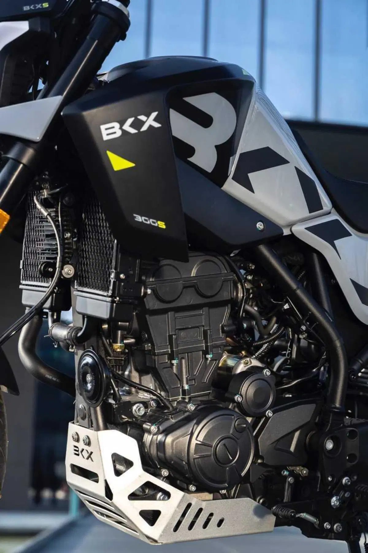 Benelli BKX 300 e BKX 300 S: arriva il monocilindrico da 292 cc che aspettavamo (9)