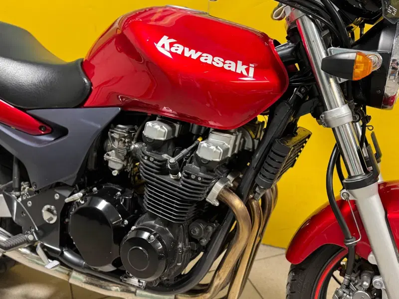 Kawasaki ZR-7 (2001 - 04) (7)