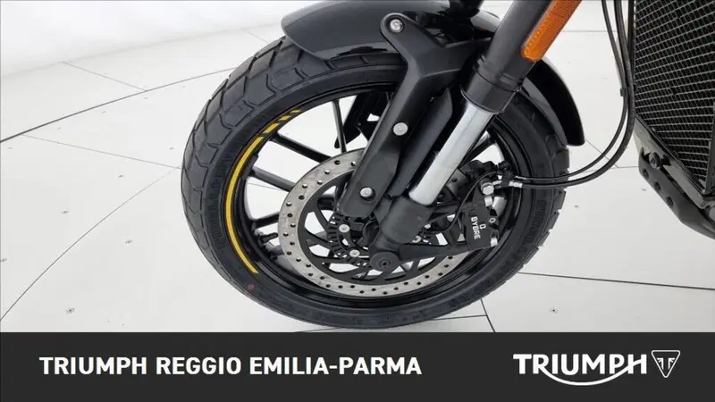 Triumph Tracker 400 (2026) (21)