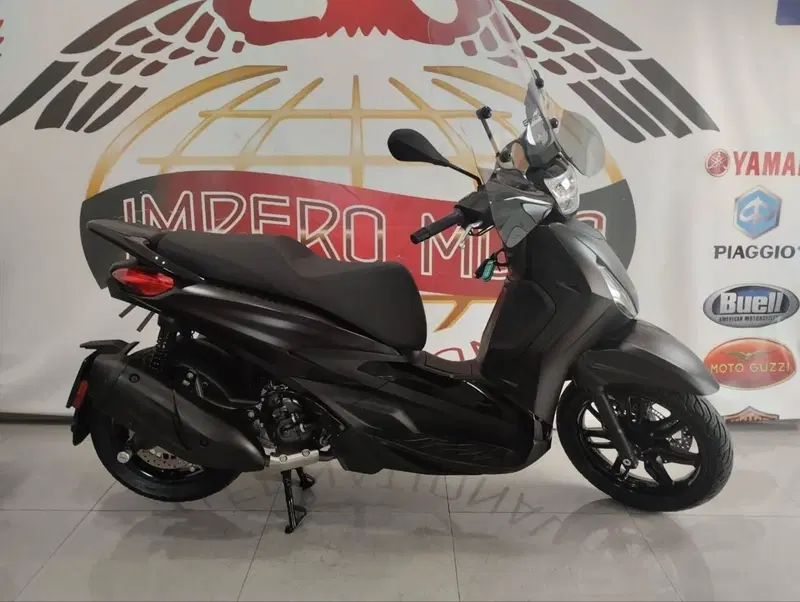 Piaggio Beverly 300 ABS-ASR (2021 - 25) (2)