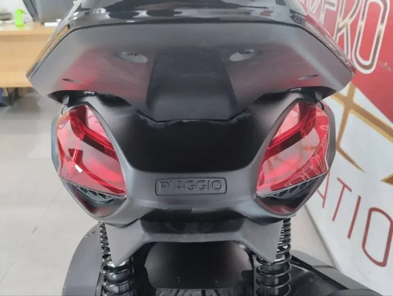Piaggio Beverly 300 ABS-ASR (2021 - 25) (6)