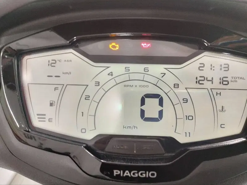 Piaggio Beverly 300 ABS-ASR (2021 - 25) (10)