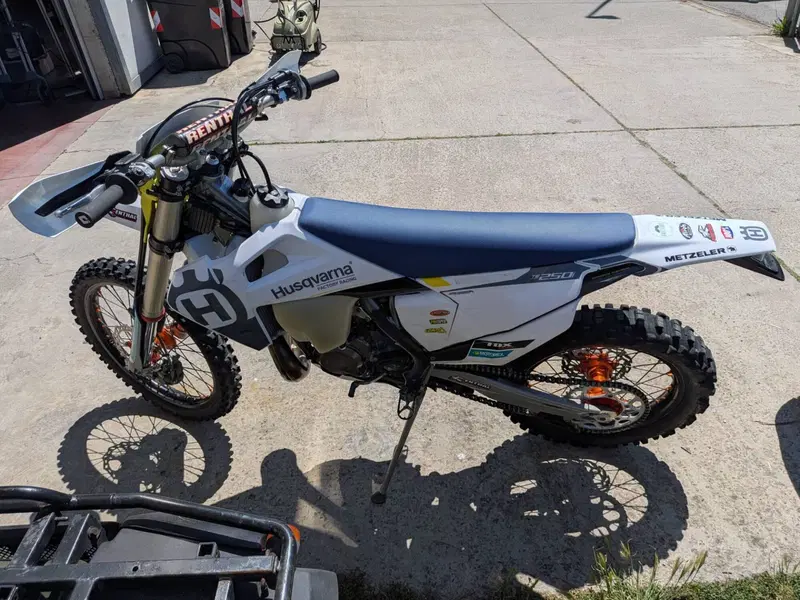 Husqvarna TE 250i (2022)
