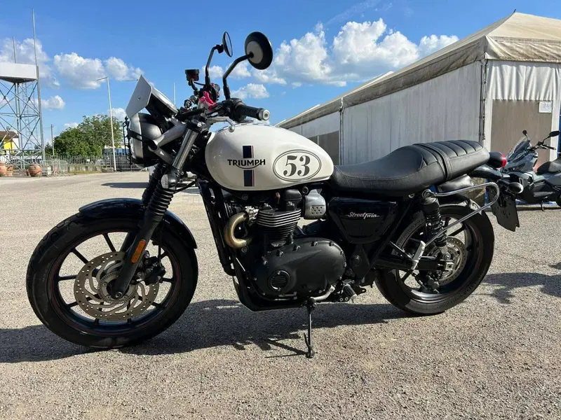 Triumph Street Twin 900 (2017 - 18) (3)