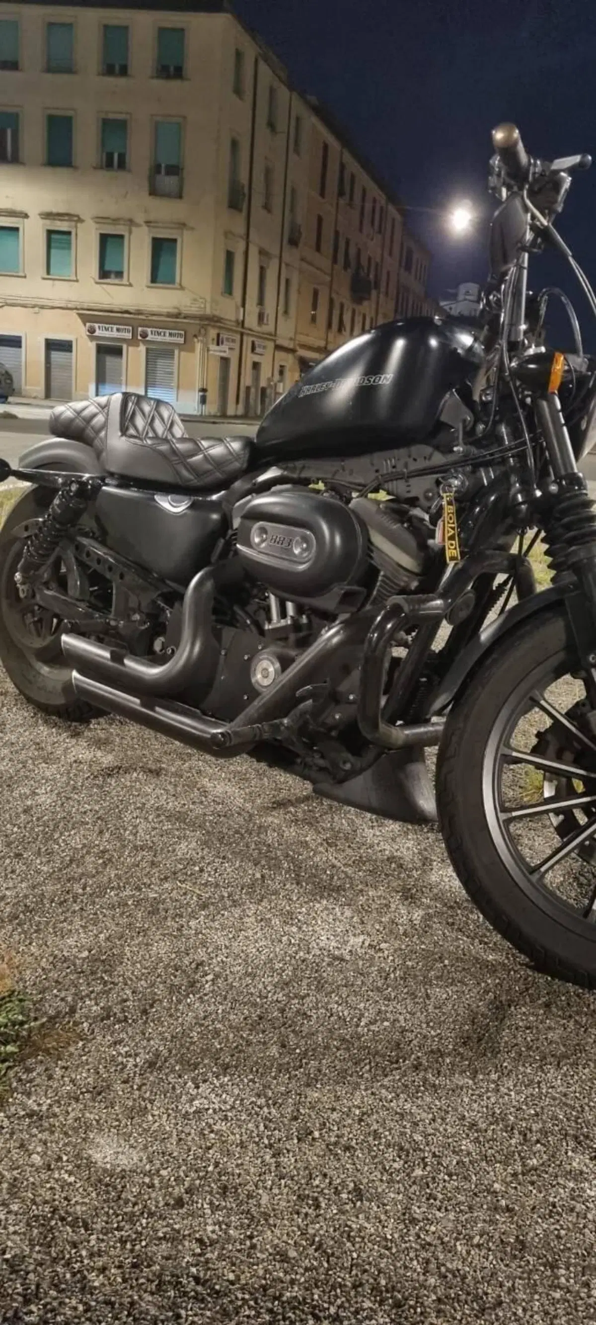 Harley-Davidson 883 Iron (2009 - 11) - XL 883N (2)
