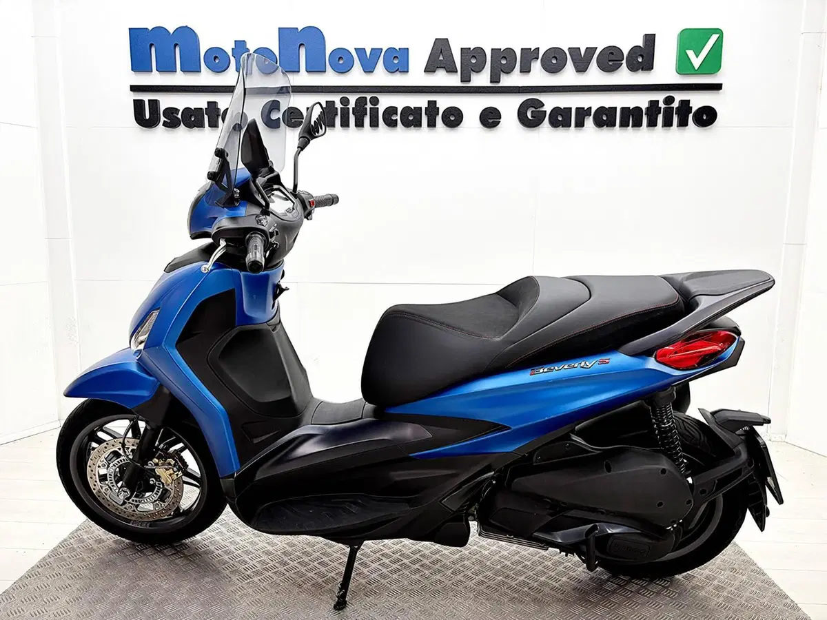 Piaggio Beverly 300 S ABS-ASR (2021 - 25) (2)