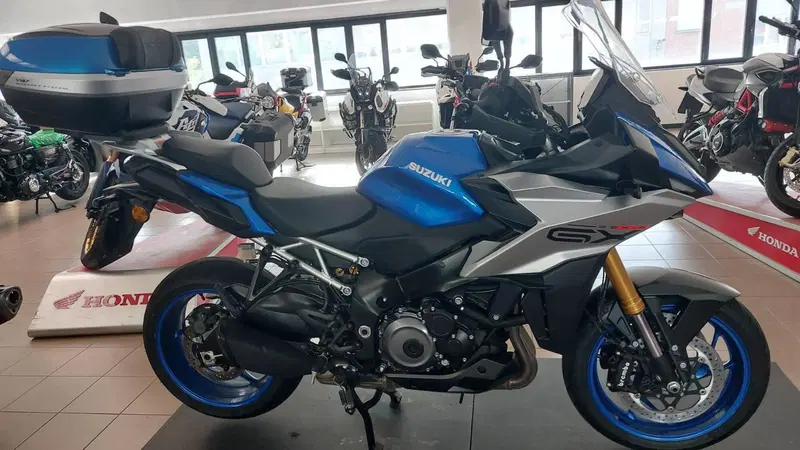 Suzuki GSX-S1000 (2021 - 25) (4)