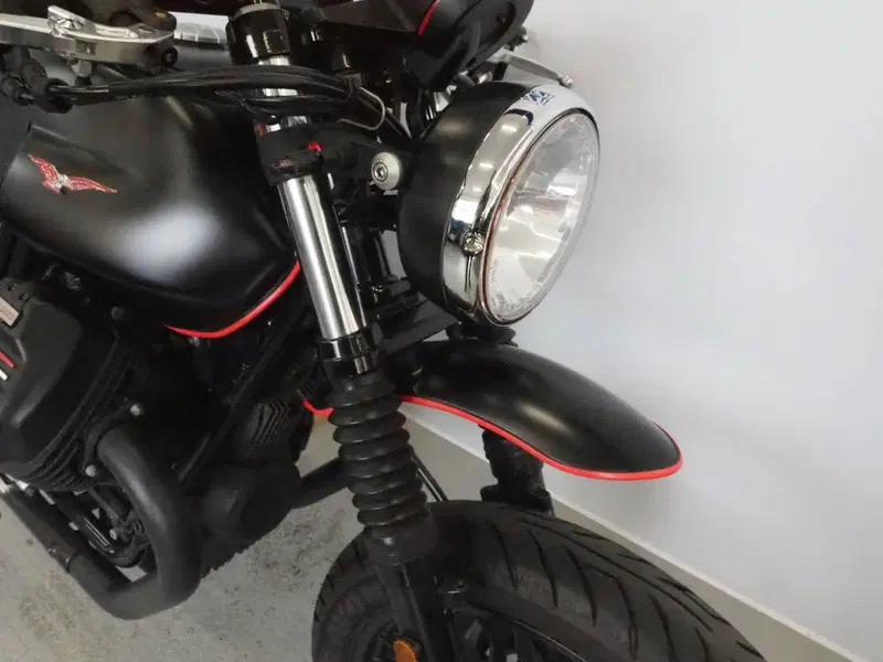 Moto Guzzi V7 III Stone (2017 - 20) (6)