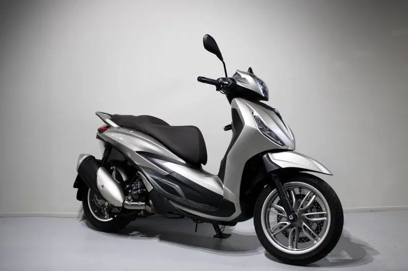 Piaggio Beverly 300 ABS-ASR (2021 - 25) (3)