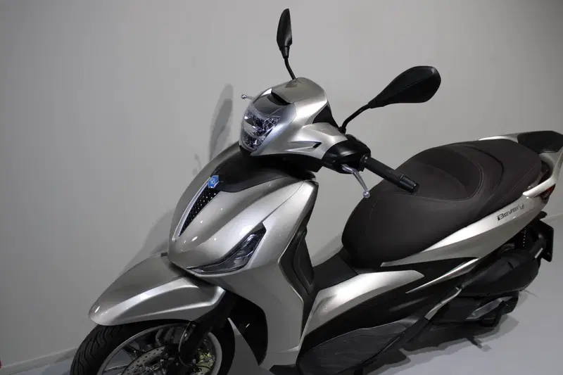Piaggio Beverly 300 ABS-ASR (2021 - 25) (7)