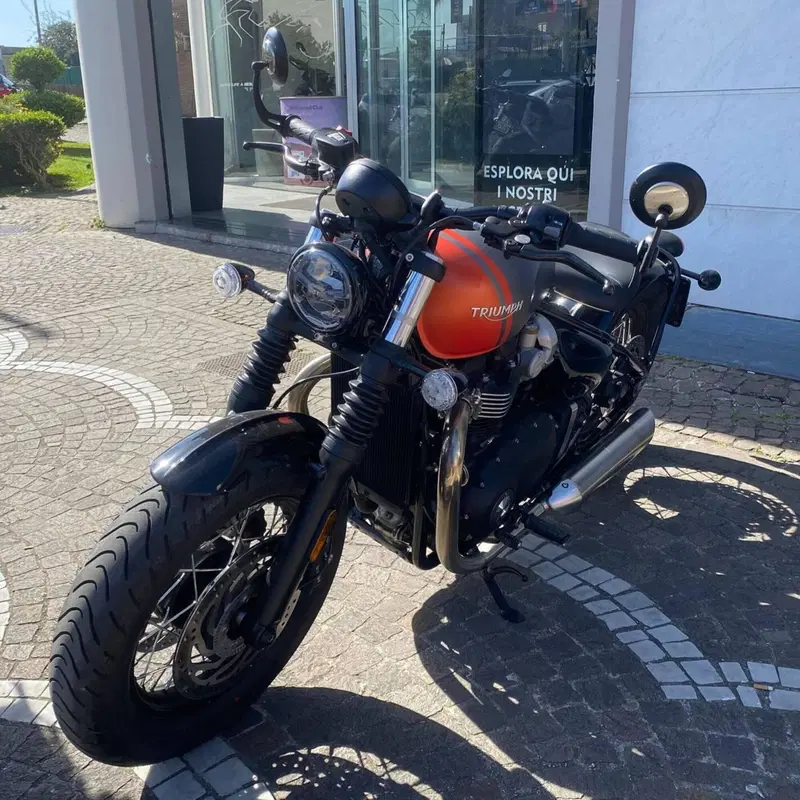 Triumph Bonneville Bobber 1200 (2021 - 25) (7)