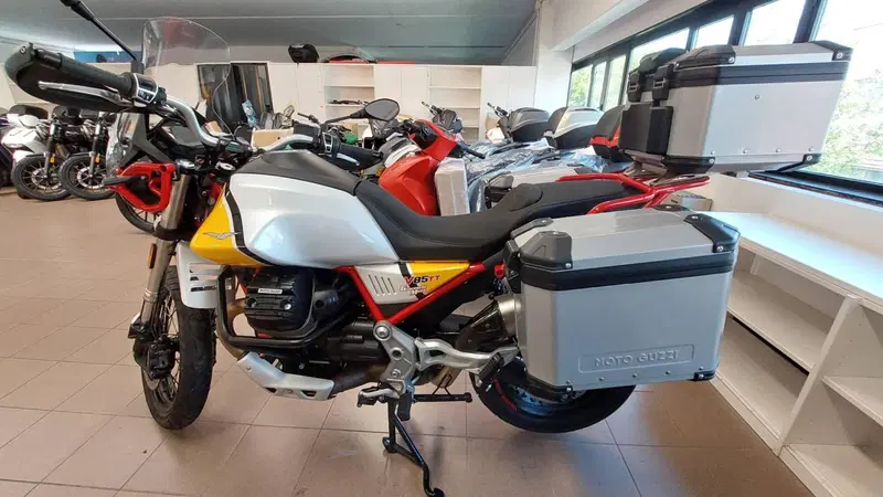 Moto Guzzi V85 TT Evocative Graphics (2019 - 20)