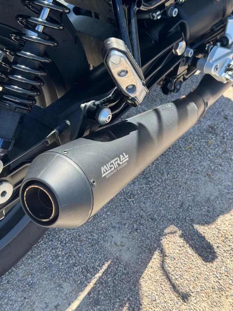 Moto Guzzi V7 Stone Centenario (2021 - 22) (8)