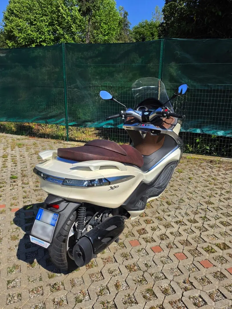 Piaggio X10 350 ie (2011 - 17) (8)