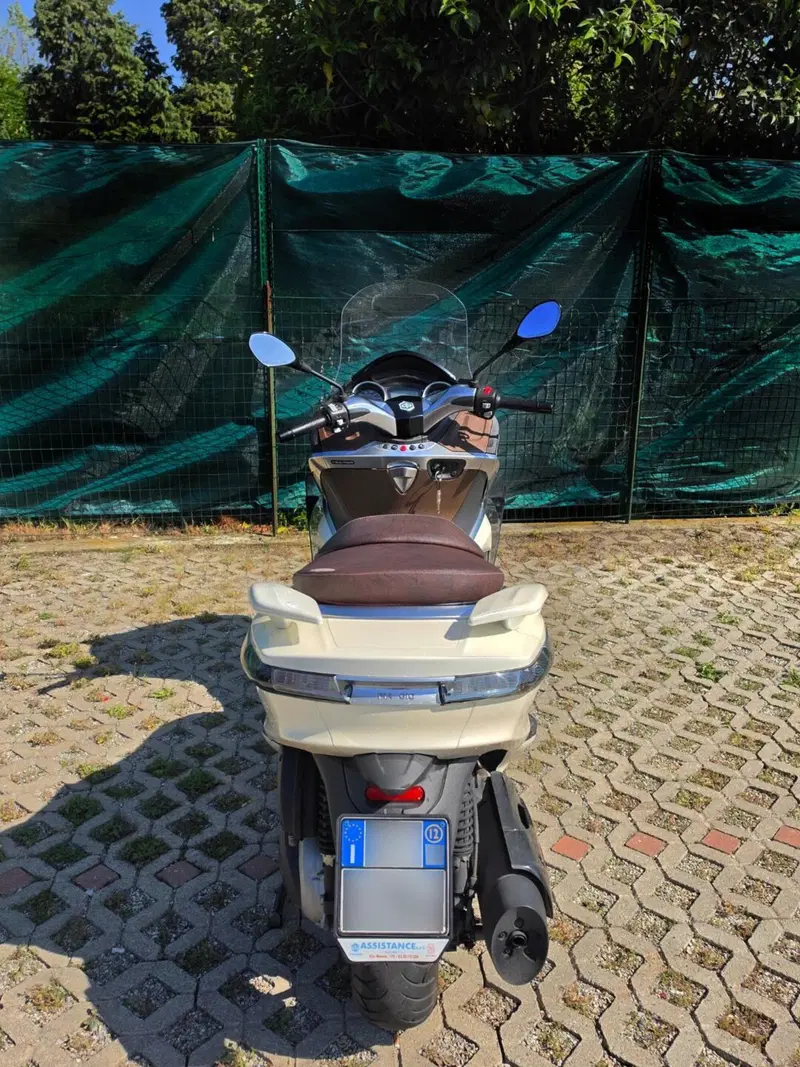 Piaggio X10 350 ie (2011 - 17) (9)