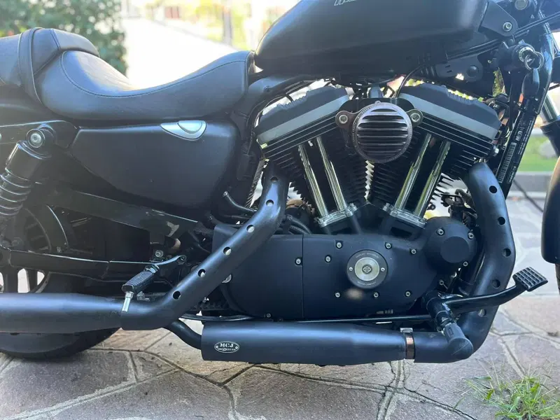 Harley-Davidson 883 Iron (2009 - 11) - XL 883N (3)