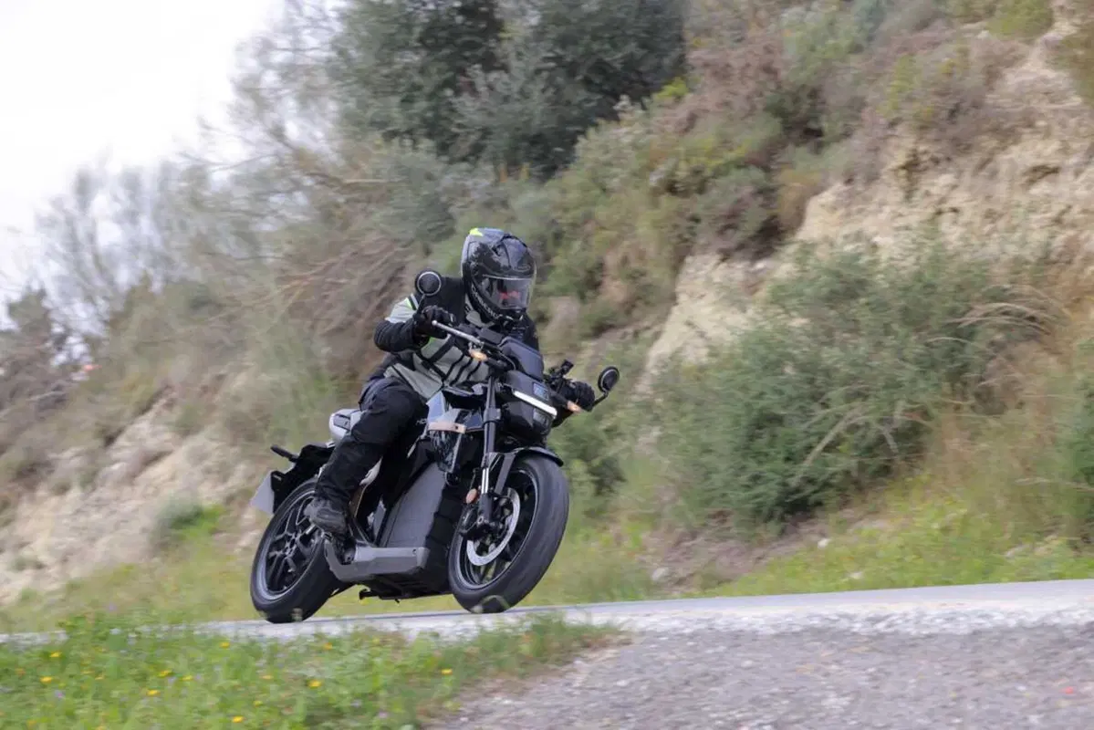 Honda WN7: il nostro TEST della prima moto elettrica di HONDA! [VIDEO] (5)
