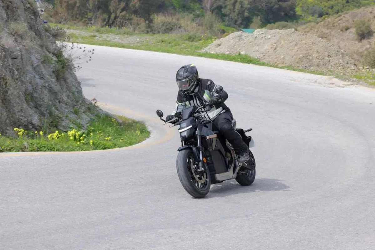 Honda WN7: il nostro TEST della prima moto elettrica di HONDA! [VIDEO] (10)