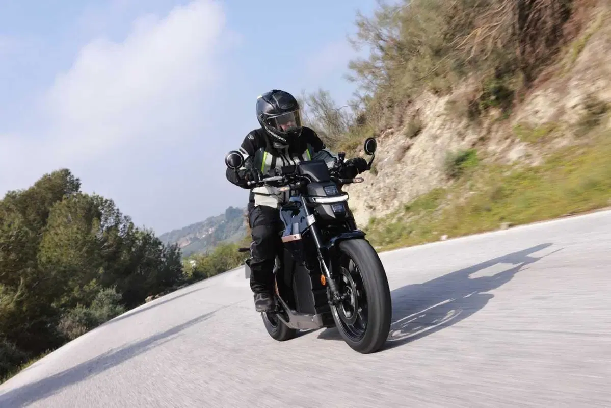 Honda WN7: il nostro TEST della prima moto elettrica di HONDA! [VIDEO] (20)