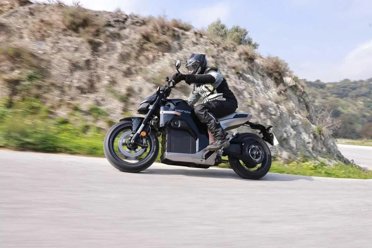 Honda WN7: il nostro TEST della prima moto elettrica di HONDA! [VIDEO] (23)