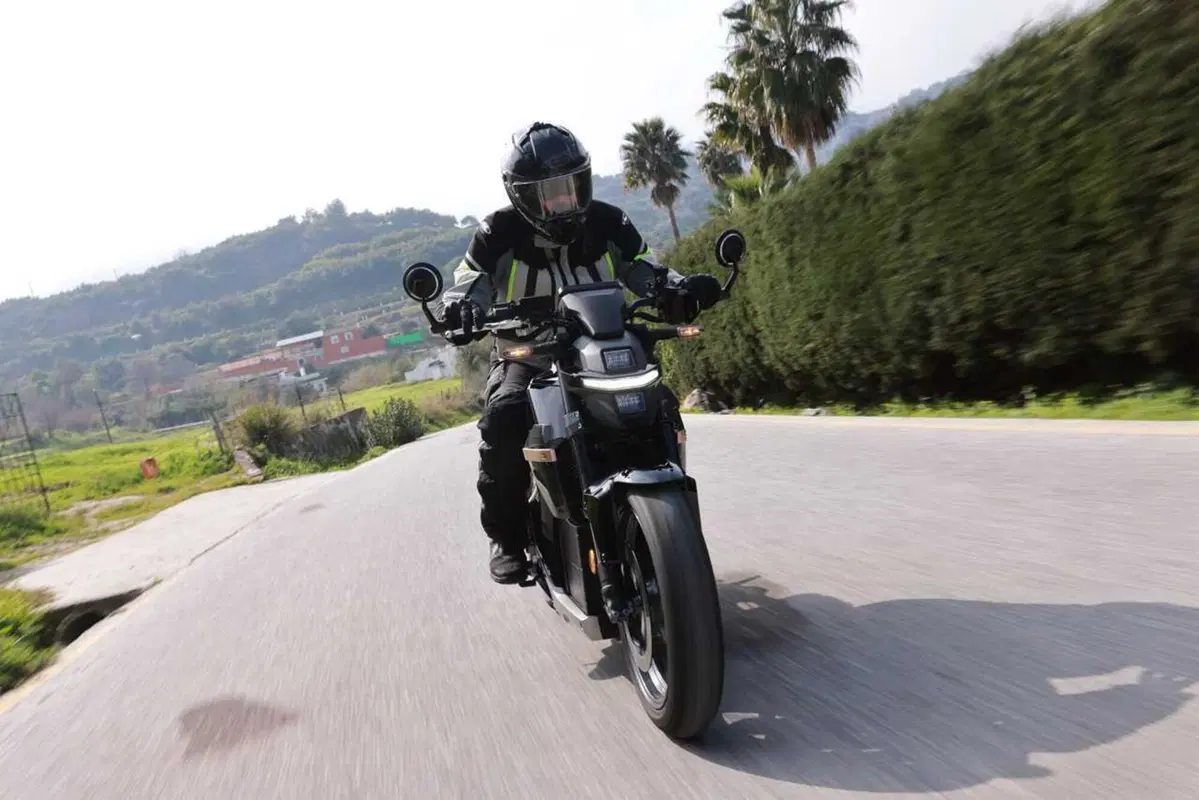 Honda WN7: il nostro TEST della prima moto elettrica di HONDA! [VIDEO] (29)