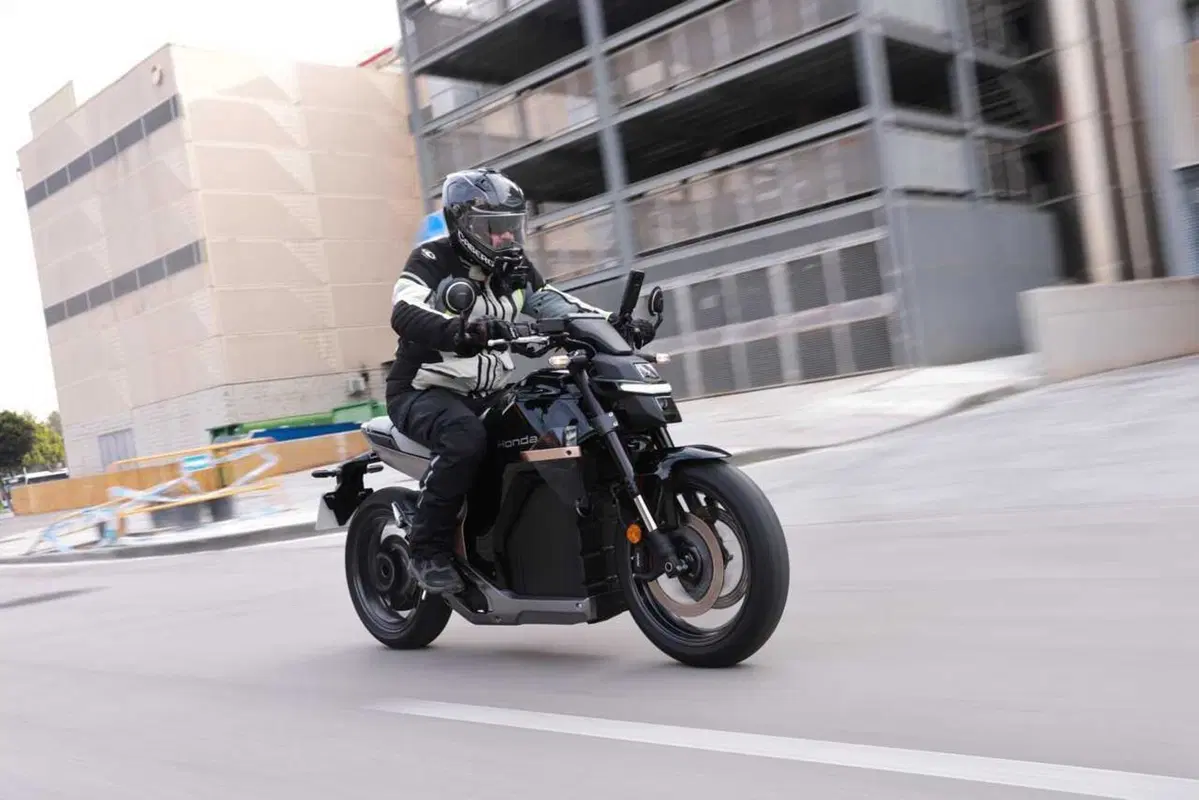 Honda WN7: il nostro TEST della prima moto elettrica di HONDA! [VIDEO] (32)