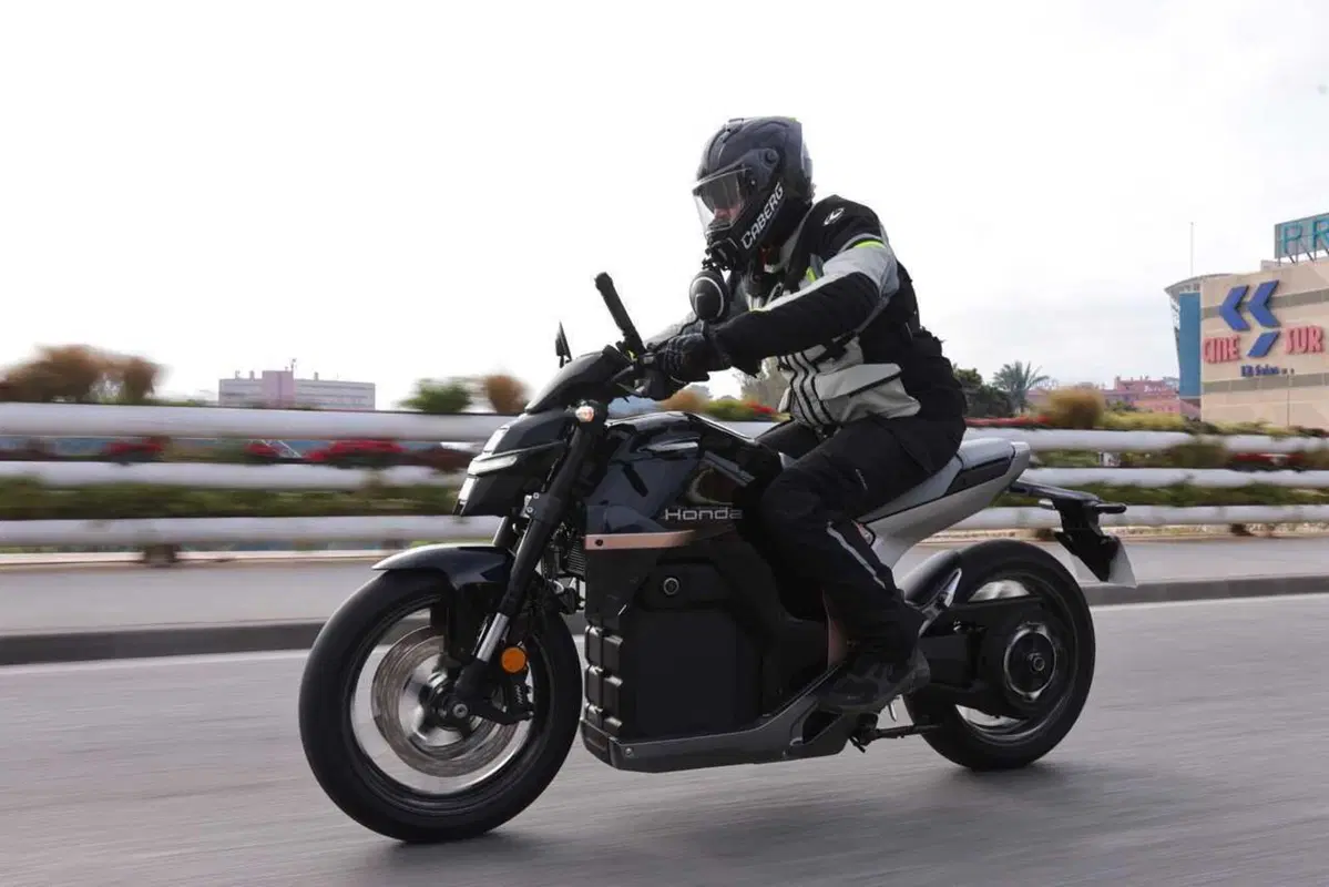 Honda WN7: il nostro TEST della prima moto elettrica di HONDA! [VIDEO] (42)
