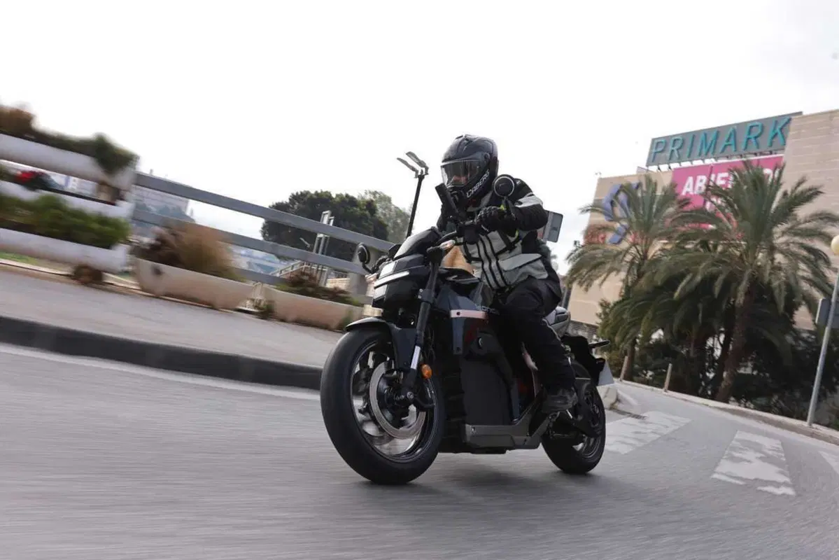 Honda WN7: il nostro TEST della prima moto elettrica di HONDA! [VIDEO] (43)