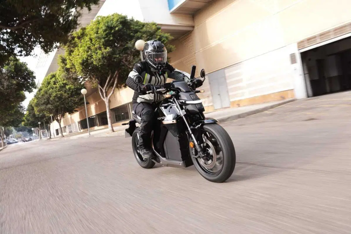 Honda WN7: il nostro TEST della prima moto elettrica di HONDA! [VIDEO] (46)