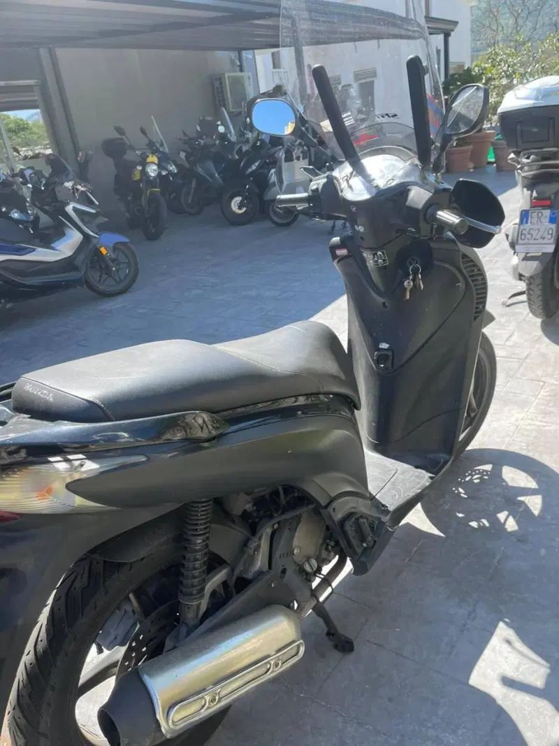 Honda SH 125 i (2009 - 12) (5)