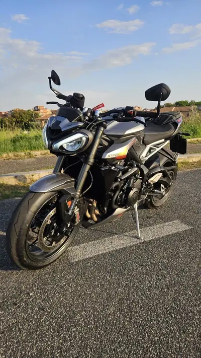 Triumph Street Triple 765 RS (2023 - 26) usata