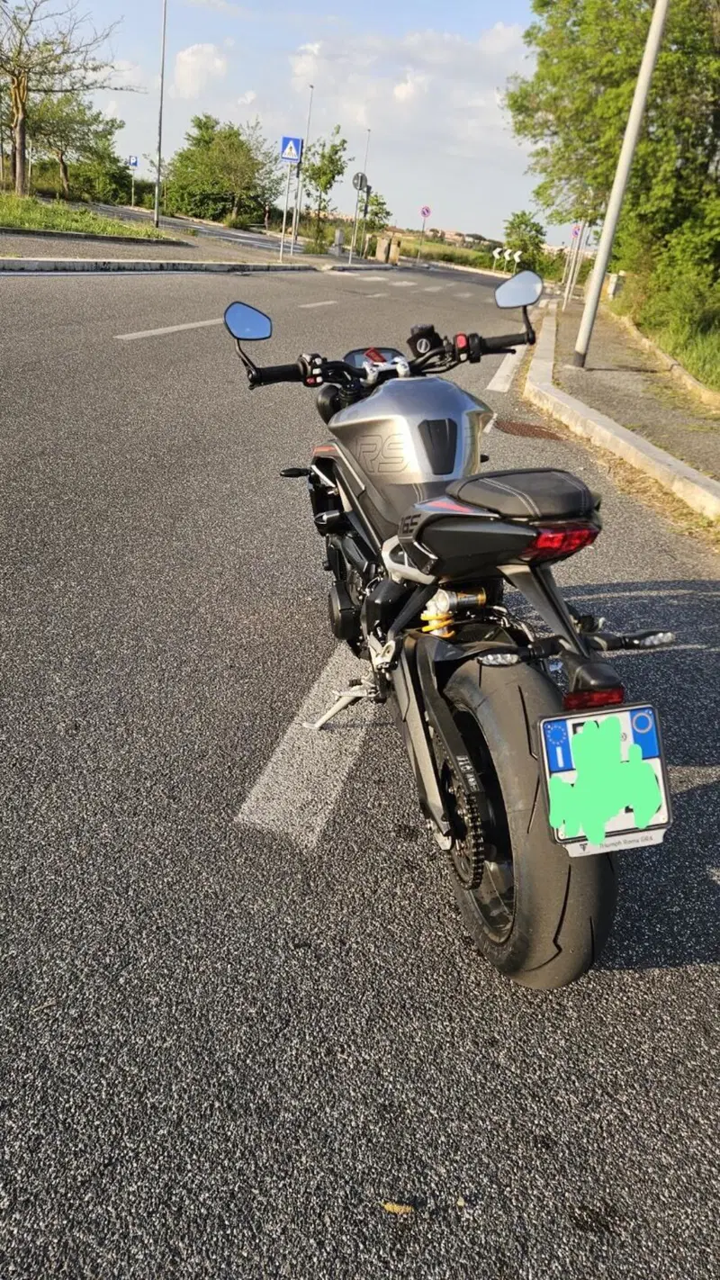 Triumph Street Triple 765 RS (2023 - 26) (2)