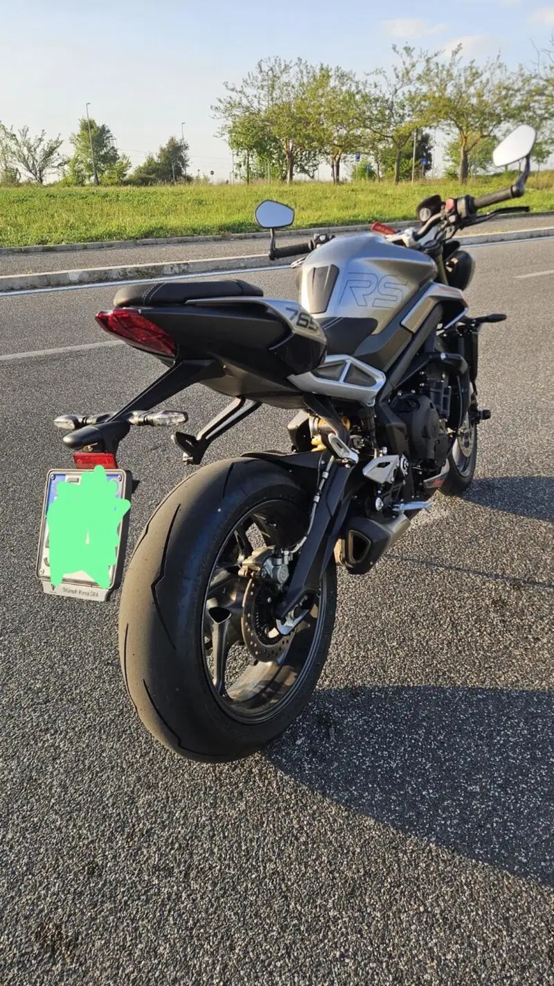 Triumph Street Triple 765 RS (2023 - 26) (3)