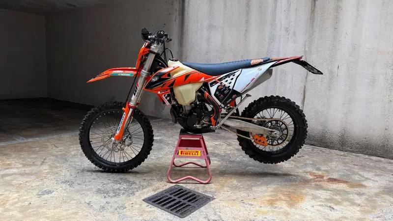 KTM 350 EXC-F (2022) (2)