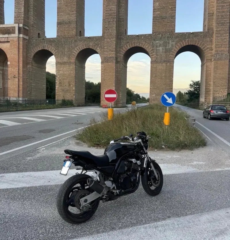 Yamaha FZS Fazer 600 (4)
