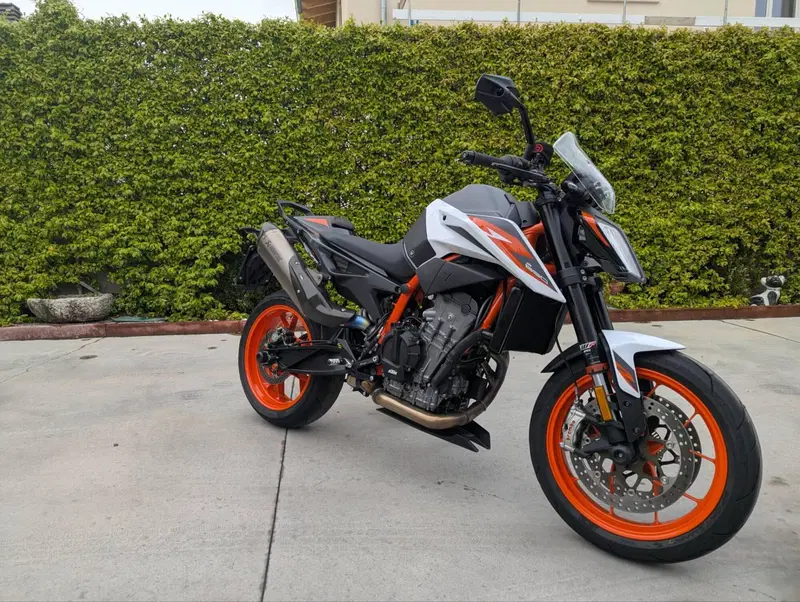 KTM 890 Duke R (2020) (2)