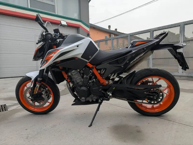 KTM 890 Duke R (2020) (4)
